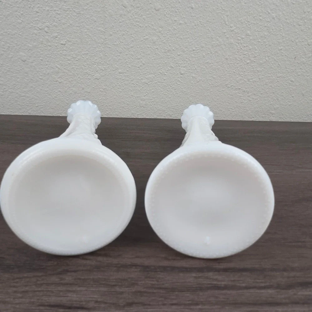 Set of 2 Vintage Anchor Hocking Milk Glass Bud Vases 9